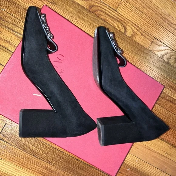 Authentic Valentino pumps with box
